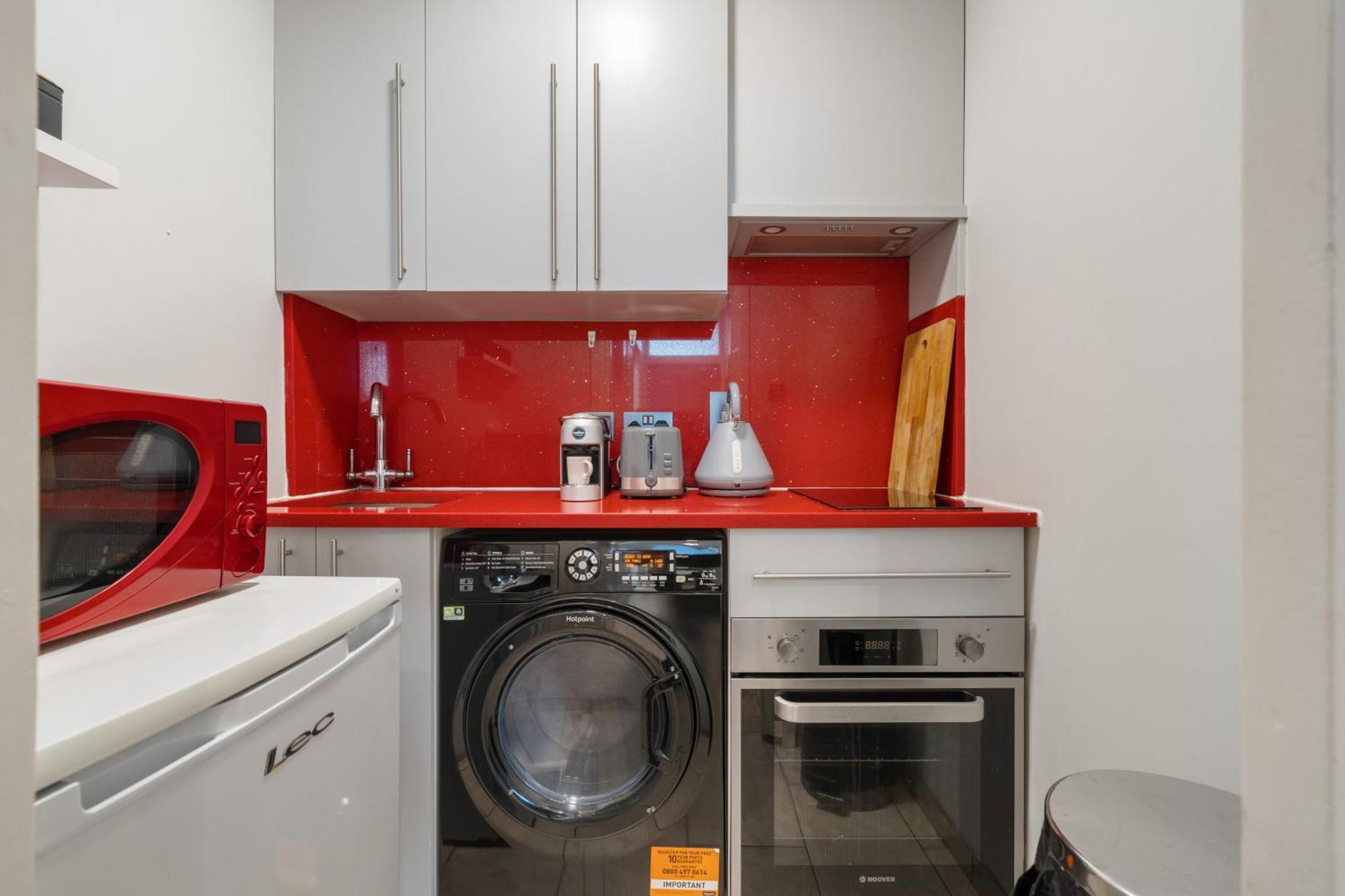 Modern Studio Apartment Лондон Экстерьер фото